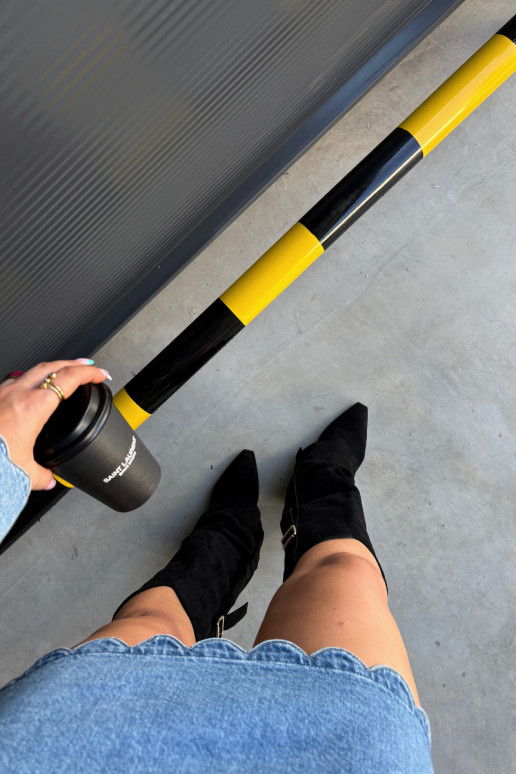 Botas pretas femininas até o joelho com saltos e fivelas Caster