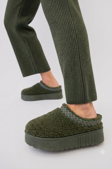Chinelos de plataforma com salto baixo e padrão bordado Greene