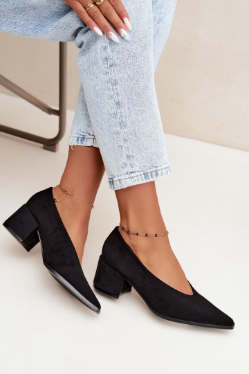 Sapatos com bico pontudo e saltos quadrados na cor preta Lavisa