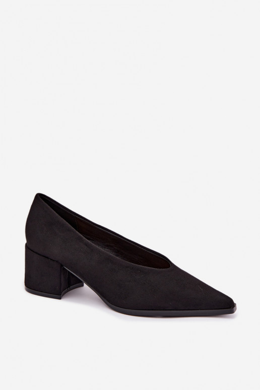 Sapatos com bico pontudo e saltos quadrados na cor preta Lavisa