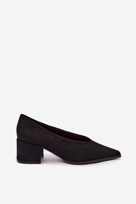 Sapatos com bico pontudo e saltos quadrados na cor preta Lavisa