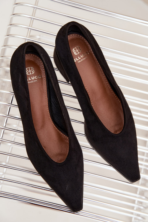 Sapatos com bico pontudo e saltos quadrados na cor preta Lavisa
