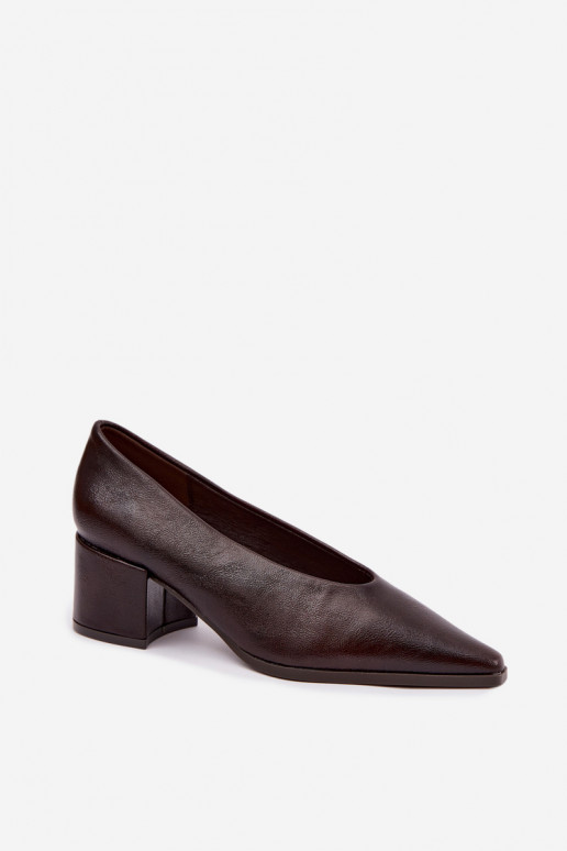 Sapatos com bico pontudo e saltos quadrados em couro sintético na cor marrom escuro Lavisa