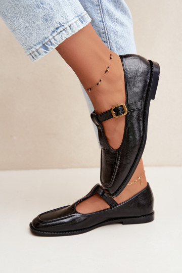 Sapatos pretos de couro sintético com tiras Bonnia