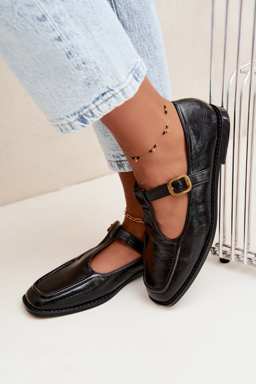 Sapatos pretos de couro sintético com tiras Bonnia