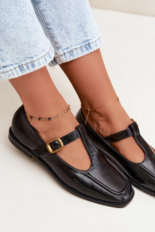 Sapatos pretos de couro sintético com tiras Bonnia