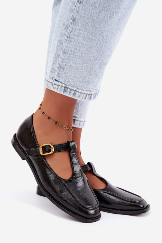 Sapatos pretos de couro sintético com tiras Bonnia