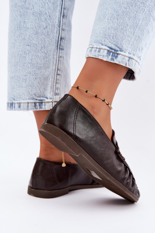 Mocassins femininos com babados na cor chocolate Sabley