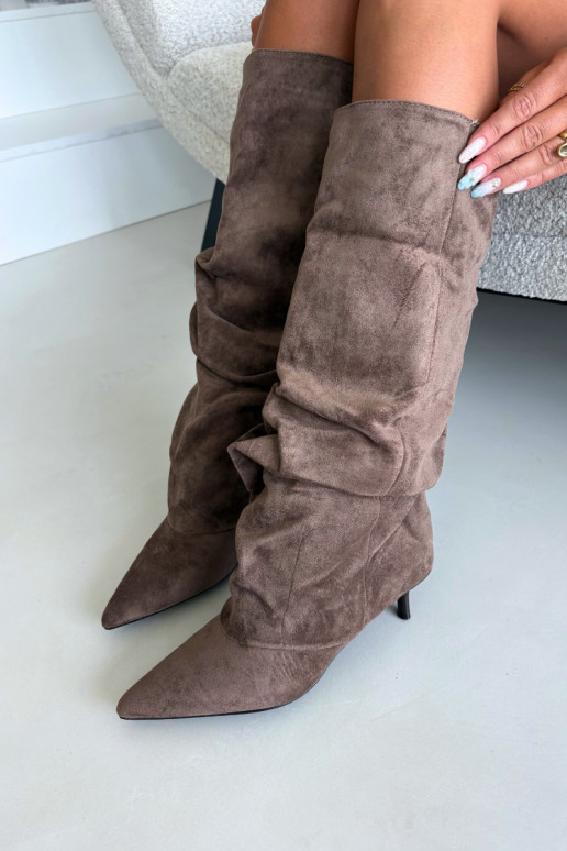Botas caqui amassadas até o joelho com salto kitten de camurça LoĮen