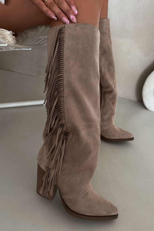 Botas altas de cor areia em estilo cowboy com saltos e franjas Tivara