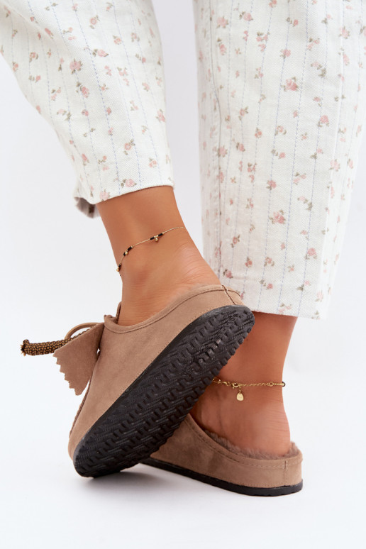 chinelos femininos Mule com pelo cor de areia Melia