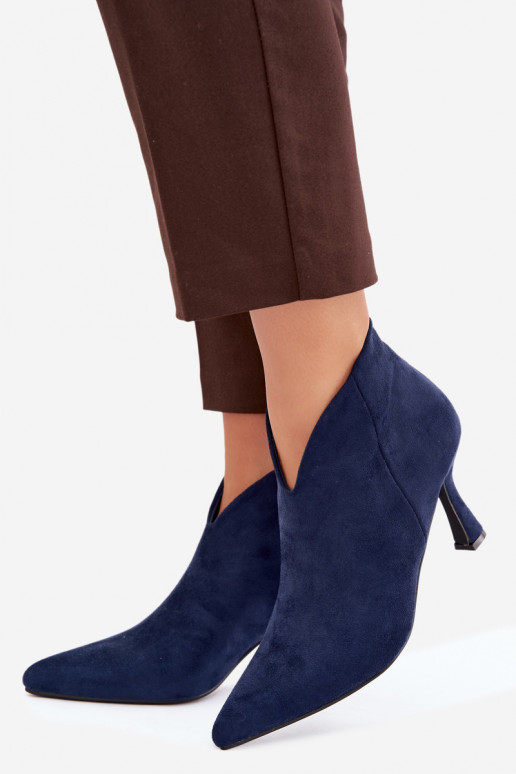 Botins femininos com salto fino e bico pontudo na cor azul escuro Bessia