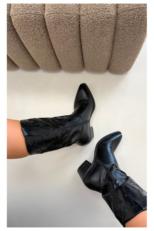 Botas altas de estilo cowboy com saltos em couro sintético preto Jarissa