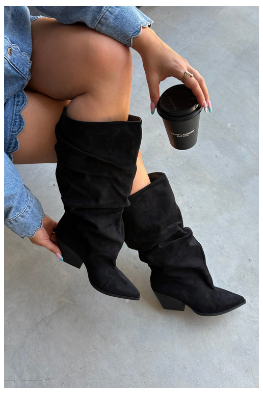 Botas femininas acima do joelho com parte superior curva e saltos em camurça na cor preta Durela
