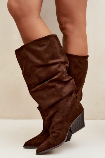 Botas altas femininas com parte superior curva e saltos de camurça, castanho Durela