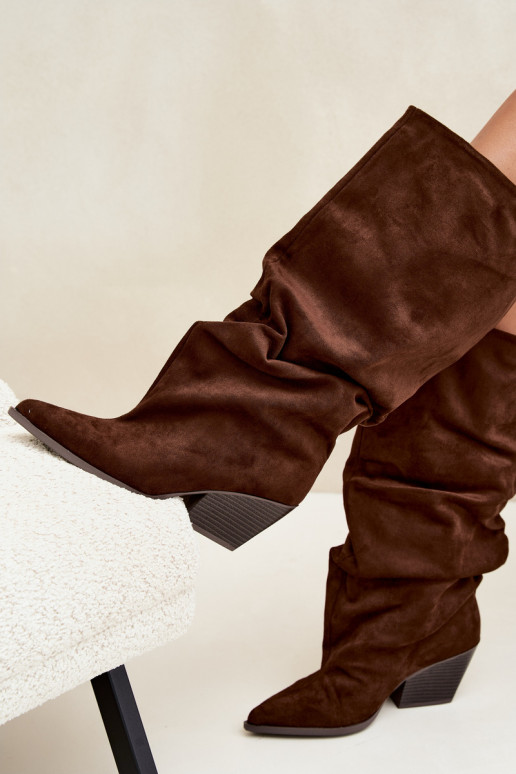 Botas altas femininas com parte superior curva e saltos de camurça, castanho Durela