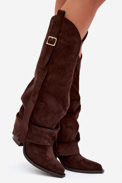 Botas femininas acima do joelho com saltos, babados e fivelas na cor chocolate Caster