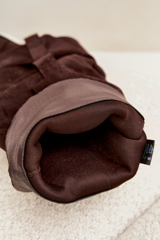 Botas femininas acima do joelho com saltos, babados e fivelas na cor chocolate Caster
