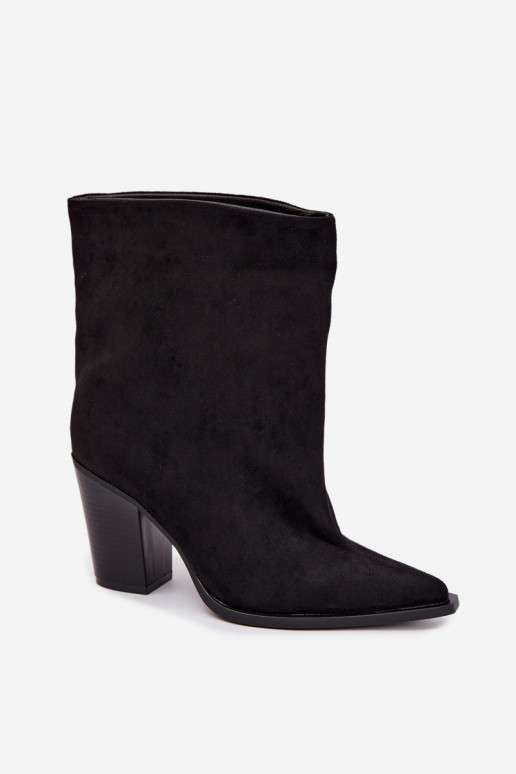 Botins femininos de bico em cor preta Hileta
