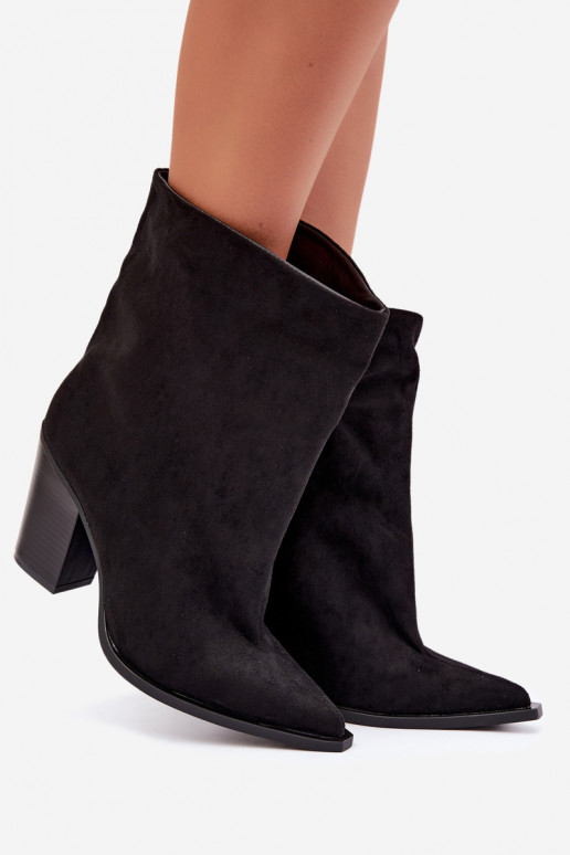 Botins femininos de bico em cor preta Hileta