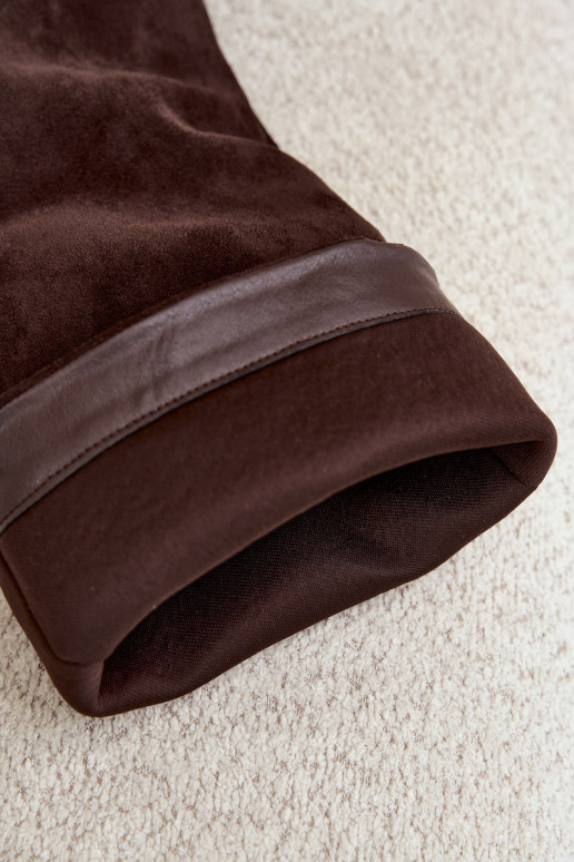 Botas femininas de cano alto slip-on com salto em camurça sintética cor chocolate Carmina