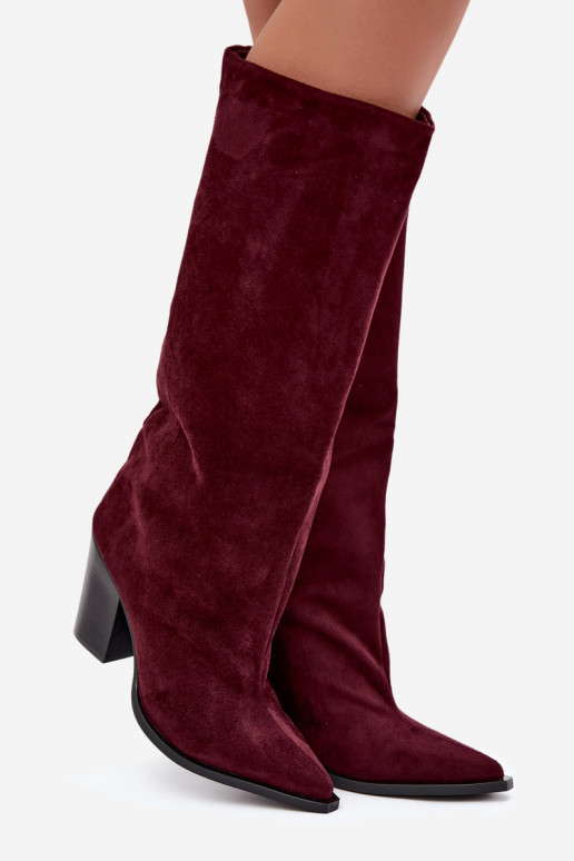Botas femininas de cano alto slip-on com salto em camurça sintética cor bordô Carmina