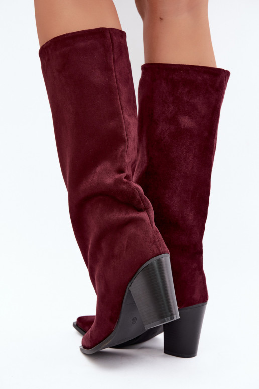 Botas femininas de cano alto slip-on com salto em camurça sintética cor bordô Carmina