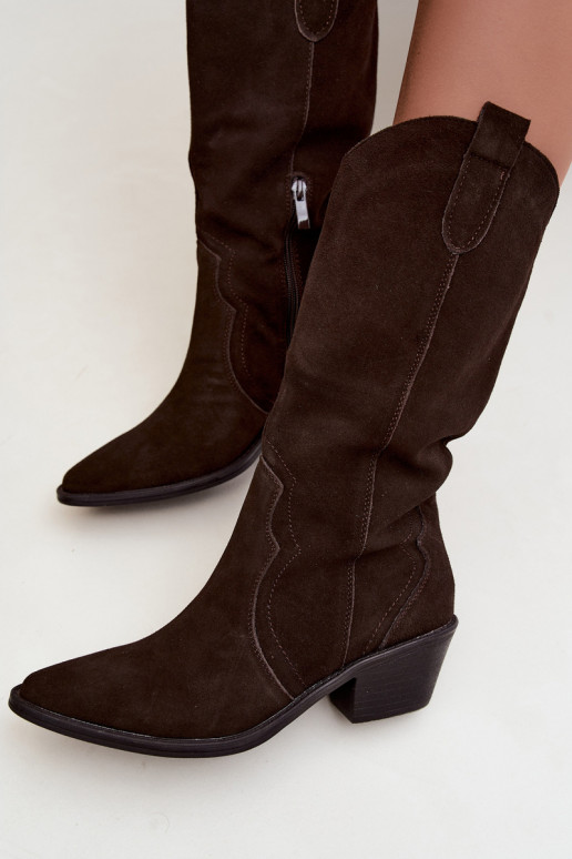 Botas altas estilo cowboy em camurça natural com isolamento e salto na cor chocolate Radley