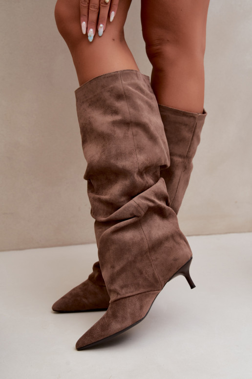 Botas caqui amassadas até o joelho com salto kitten de camurça LoĮen