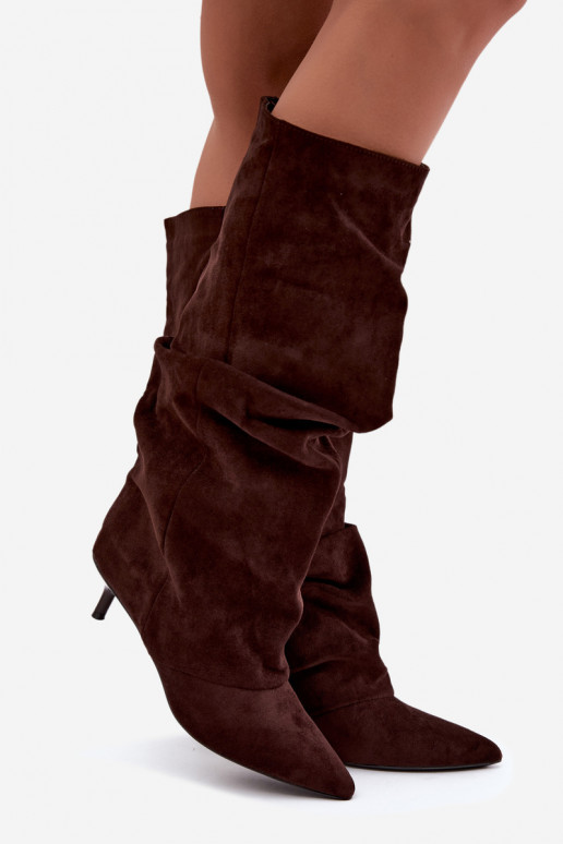 Botas de chocolate amassadas até o joelho com salto kitten de camurça LoĮen