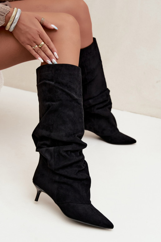 Botas pretas amassadas até o joelho com salto kitten de camurça LoĮen