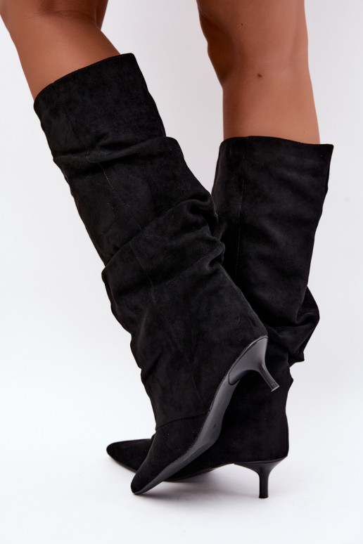 Botas pretas amassadas até o joelho com salto kitten de camurça LoĮen