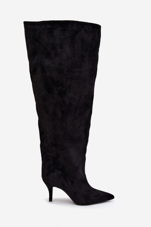 Botas femininas de cano alto slip-on com saltos finos na cor preta Corly