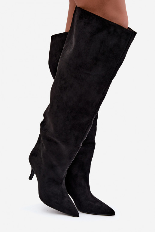 Botas femininas de cano alto slip-on com saltos finos na cor preta Corly
