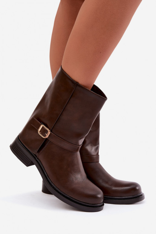 Botins isolados femininos com fivelas na cor chocolate Corley