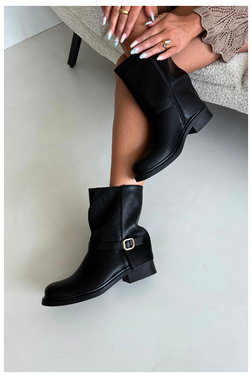 Botins isolados femininos com fivelas na cor preta Corley