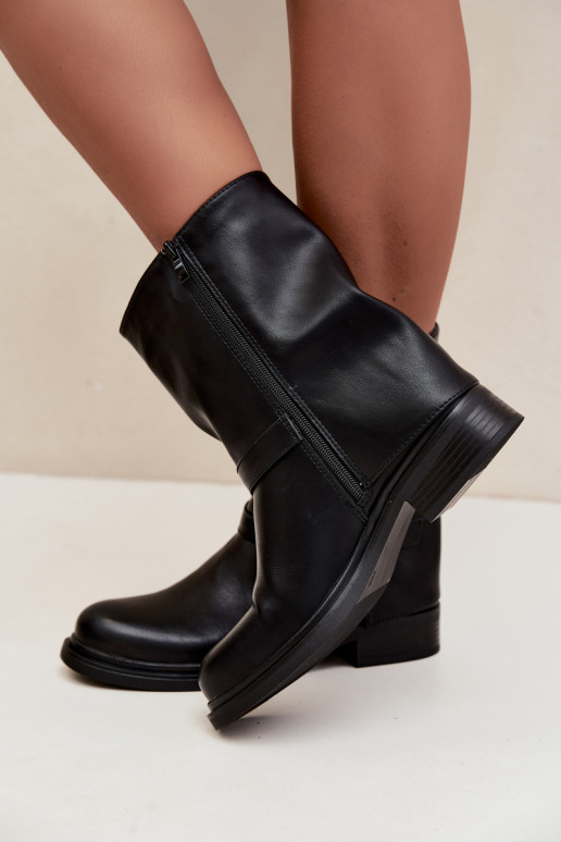Botins isolados femininos com fivelas na cor preta Corley