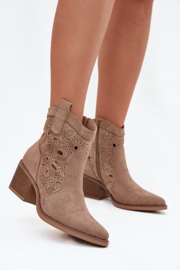 Botins femininos de cor areia em estilo cowboy com elementos recortados Nolvina 2