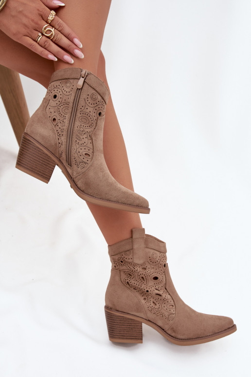 Botins femininos de cor areia em estilo cowboy com elementos recortados Nolvina