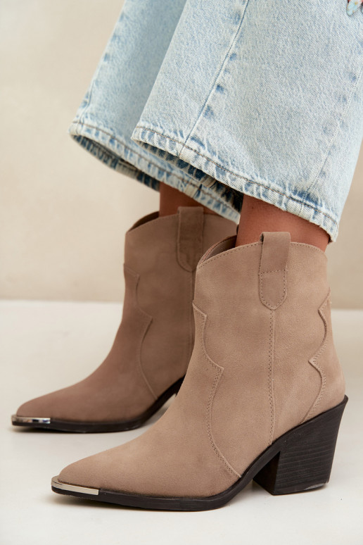 Botas isoladas de camurça khaki de estilo cowboy com saltos Pelsa