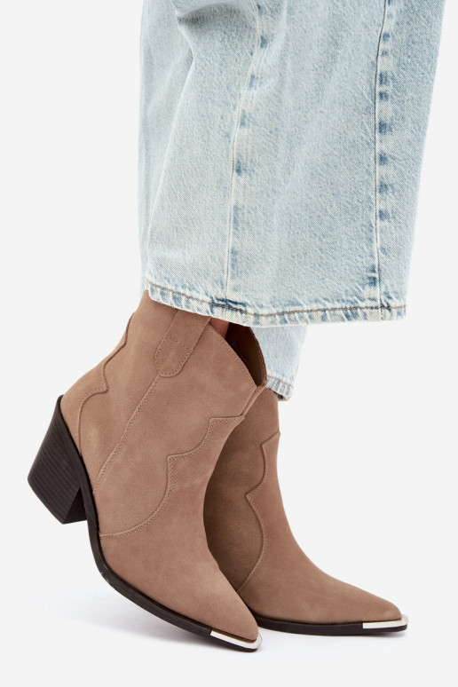 Botas isoladas de camurça khaki de estilo cowboy com saltos Pelsa