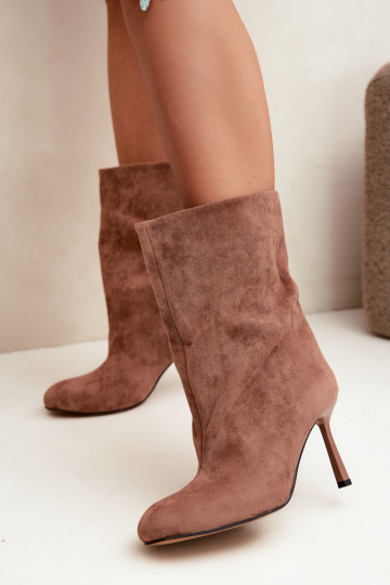 Botas com salto fino Typu Slouchy cor marrom Penrose