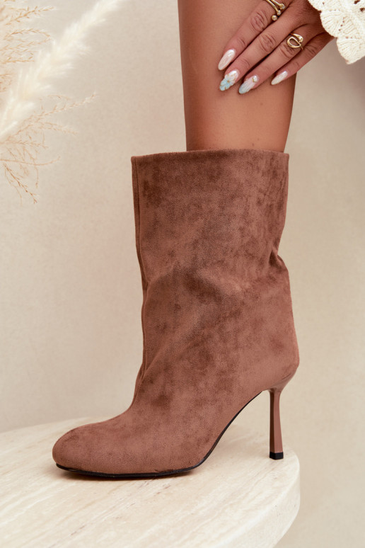 Botins castanhos com saltos finos Slouchy Penrose