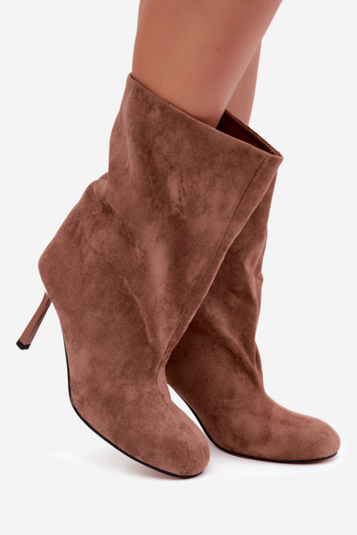 Botins castanhos com saltos finos Slouchy Penrose
