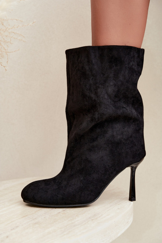 Botins pretos com saltos finos Slouchy Penrose
