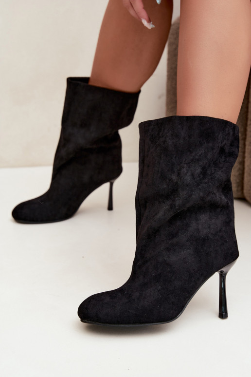 Botins pretos com saltos finos Slouchy Penrose