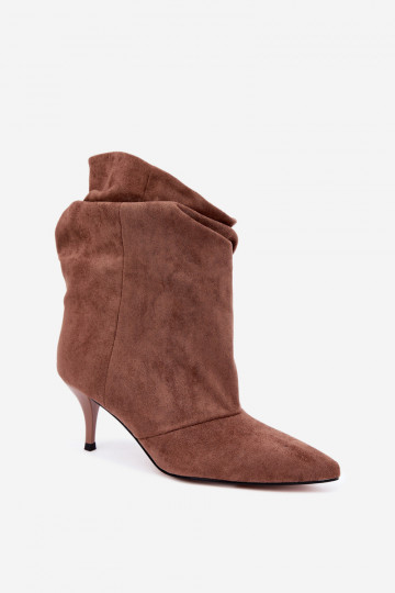 Um modelo atraente Botas com salto fino Typu Slouchy cor marrom Yesenia 2