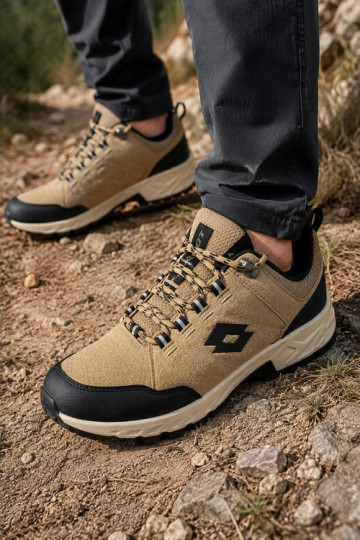 Calçado de caminhada masculino em castanho LOTTO 2400290U KETCHAM