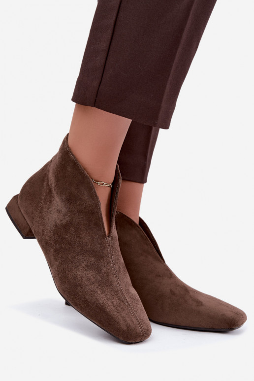 Botins baixos caqui Cut Out com saltos largos Canella