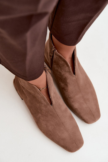 Botins de cor areia baixos Cut Out com saltos largos Canella